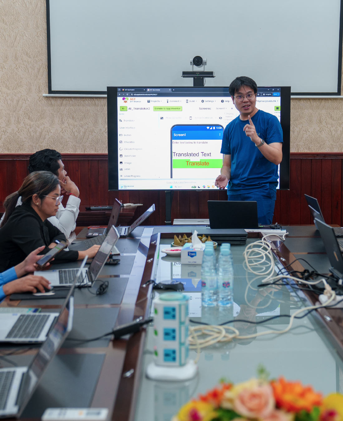 Teacher from Hong Kong shares his experience and CoolThink@JC journey with Cambodian counterparts.